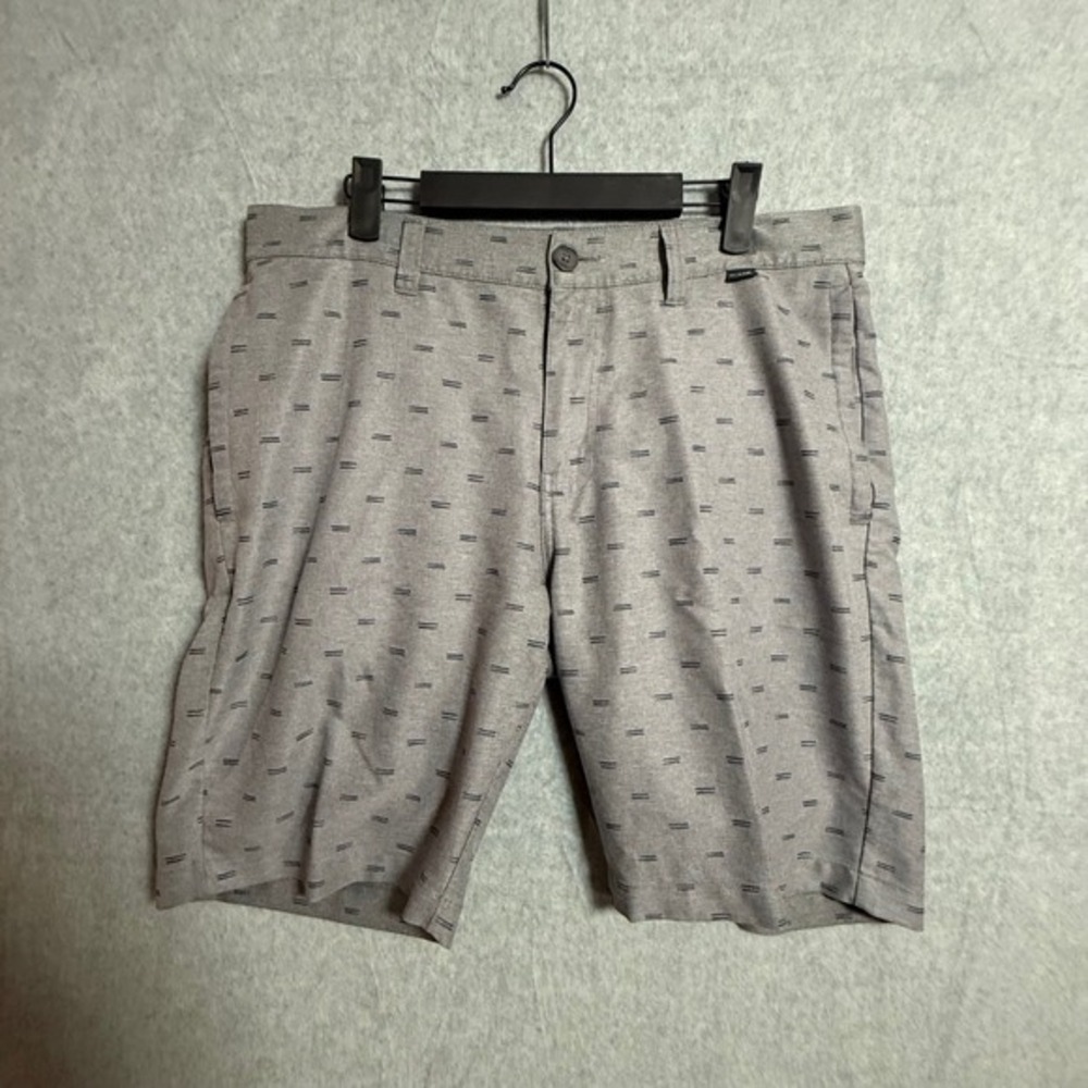 TravisMathew Mens Grey Dash Pattern Golf Shorts Size 34 Stretch Performance